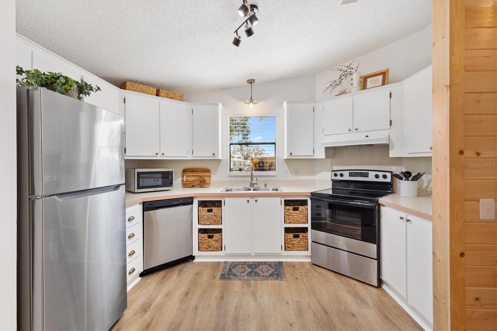 520 SAINT ANDREWS BLVD, LADY LAKE, FL — photo 3