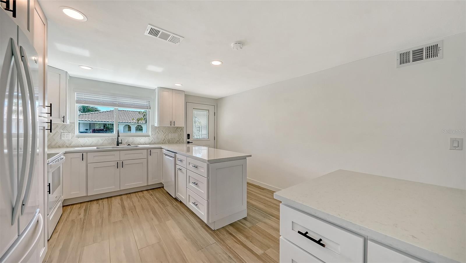 , LONGBOAT KEY, FL — photo 10