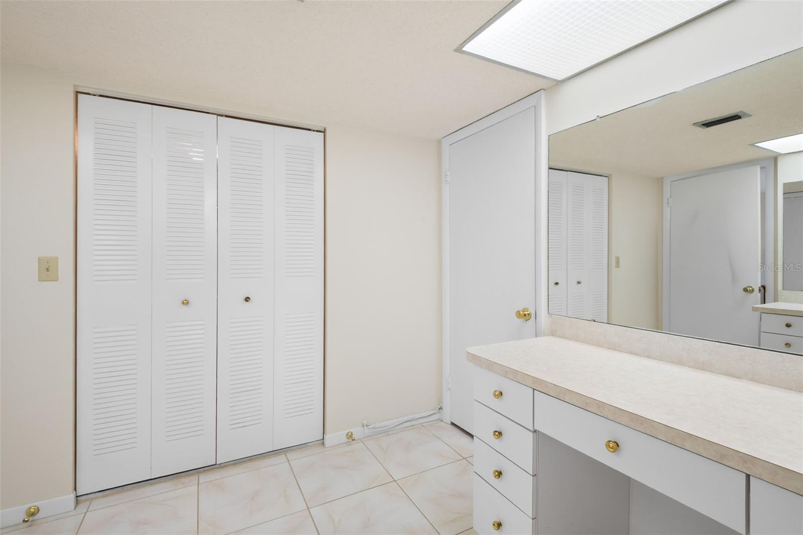 225 COUNTRY CLUB DR #F-1401, LARGO, FL — photo 19