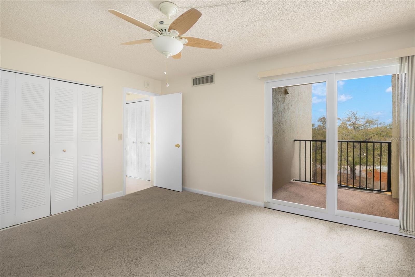 225 COUNTRY CLUB DR #F-1401, LARGO, FL — photo 21