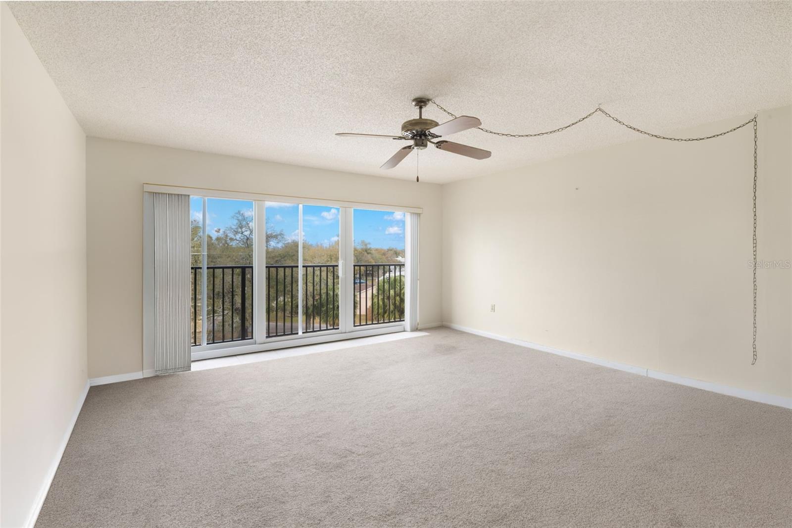 225 COUNTRY CLUB DR #F-1401, LARGO, FL — photo 23