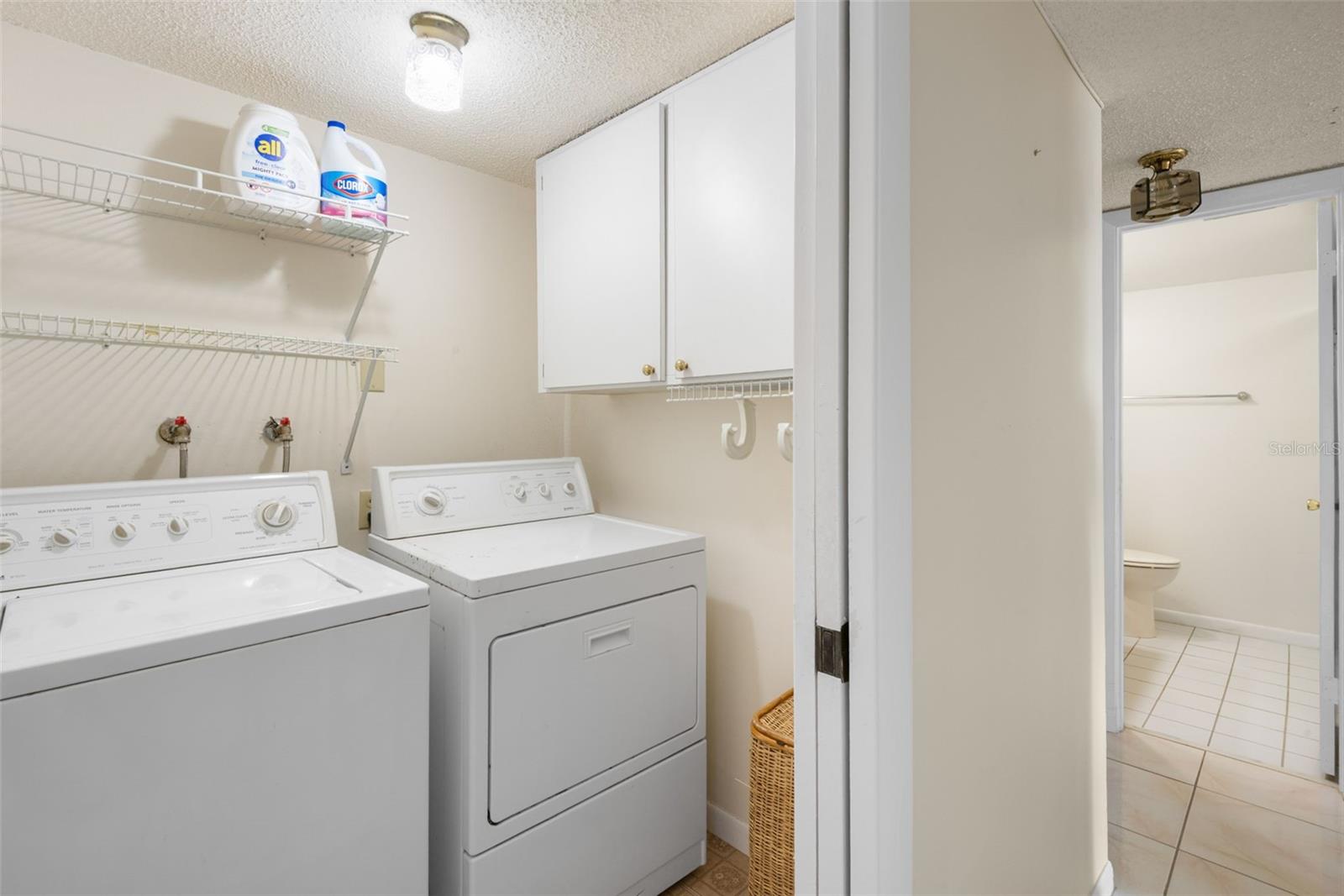 225 COUNTRY CLUB DR #F-1401, LARGO, FL — photo 27