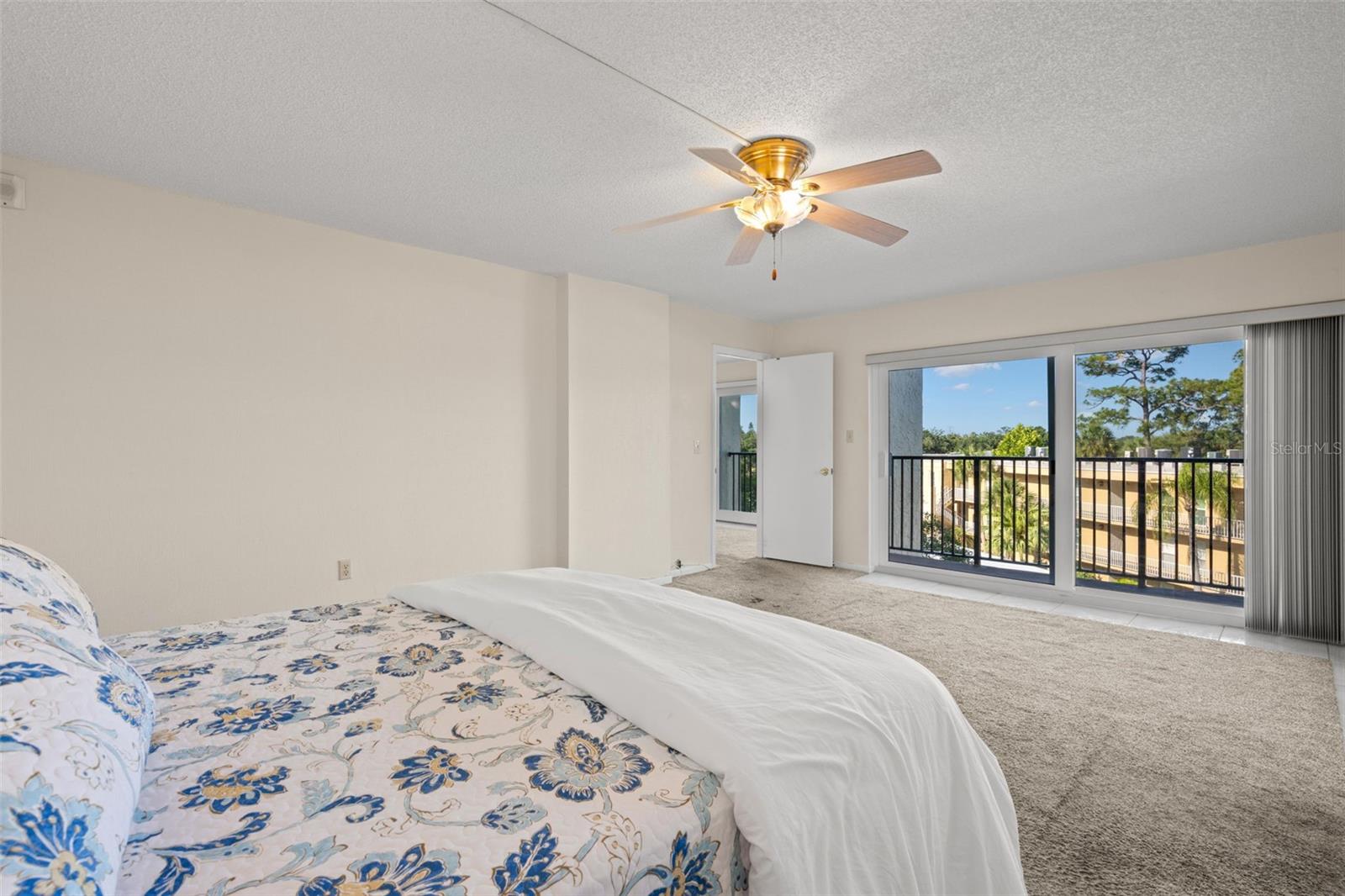 225 COUNTRY CLUB DR #F-1401, LARGO, FL — photo 17