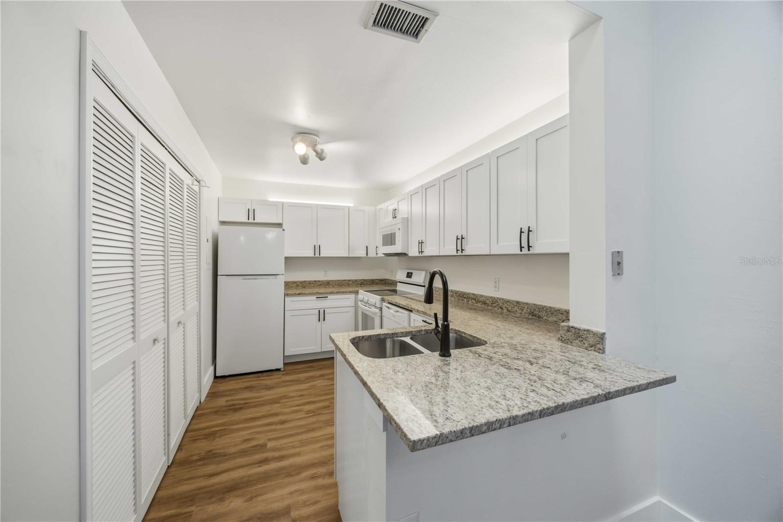 3300 LOVELAND BLVD #2501, PUNTA GORDA, FL — photo 11