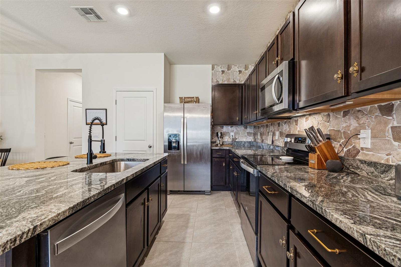 11032 CRESCENT DEER DR, LAND O LAKES, FL — photo 15