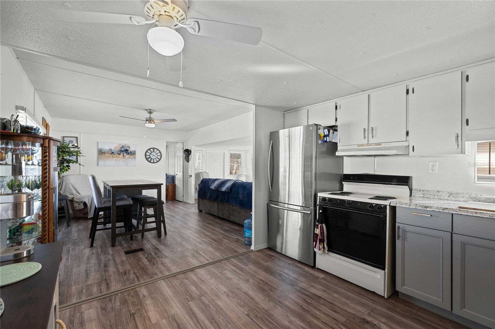 37332 SANDRA AVE, ZEPHYRHILLS, FL — photo 9