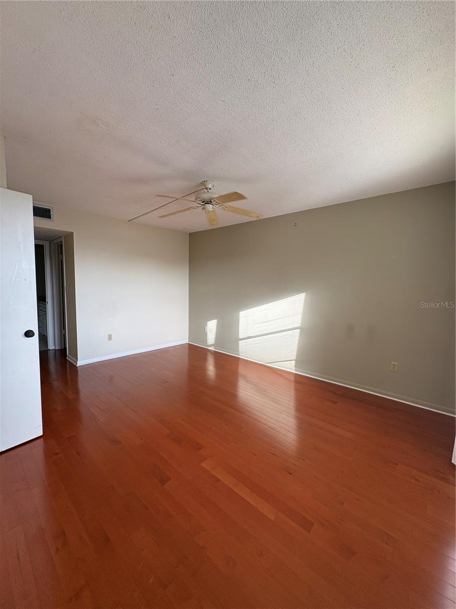5220 BRITTANY DR S #803, ST PETERSBURG, FL — photo 28