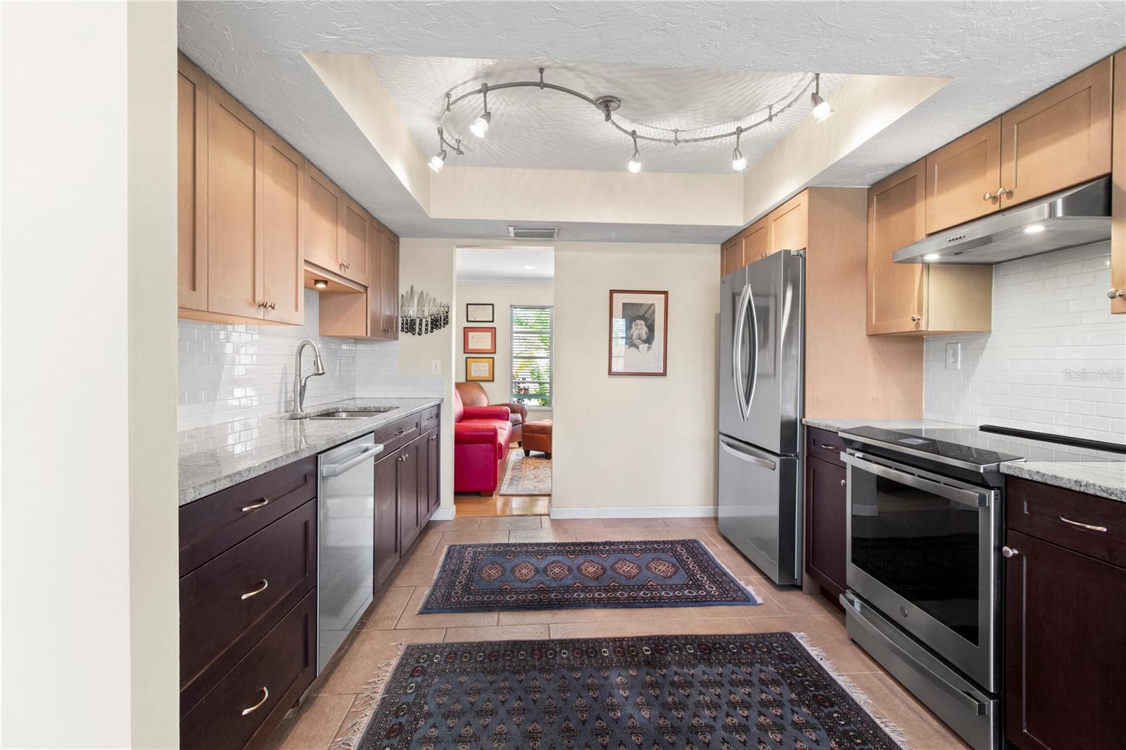 7926 CYPRESS LAKE DR, SARASOTA, FL — photo 9