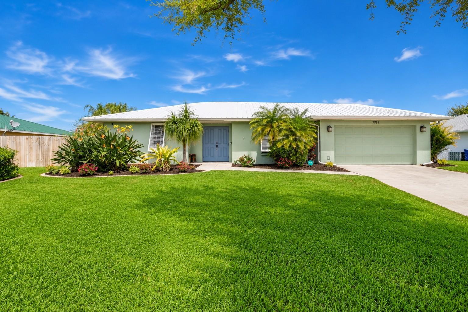 7926 CYPRESS LAKE DR, SARASOTA, FL