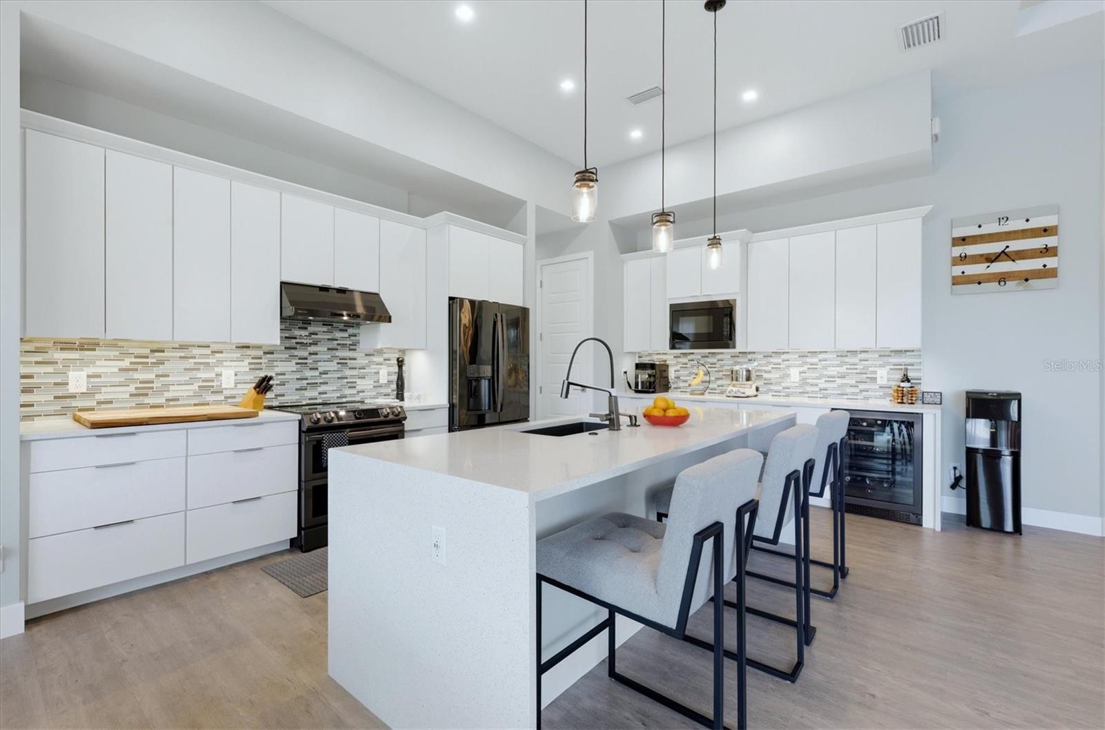 10726 KEARSARGE CIR, PORT CHARLOTTE, FL — photo 17
