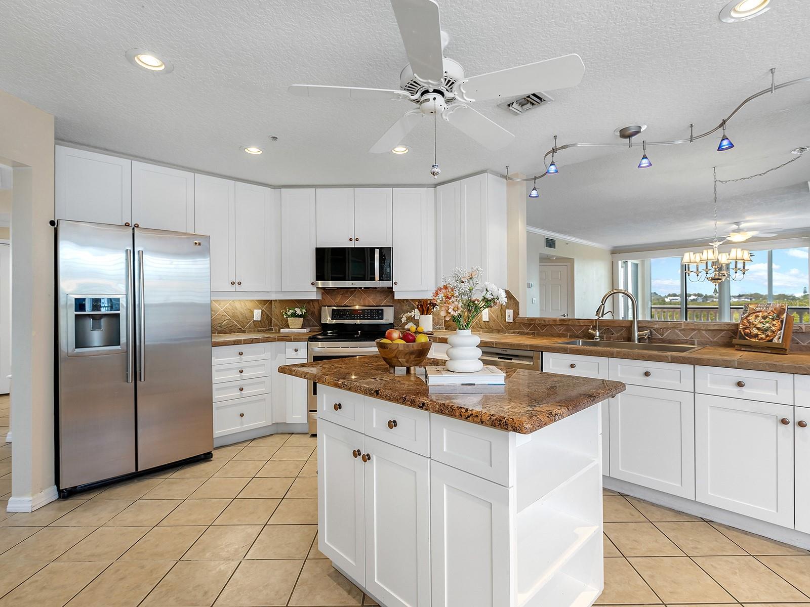 5420 EAGLES POINT CIR #106, SARASOTA, FL — photo 11