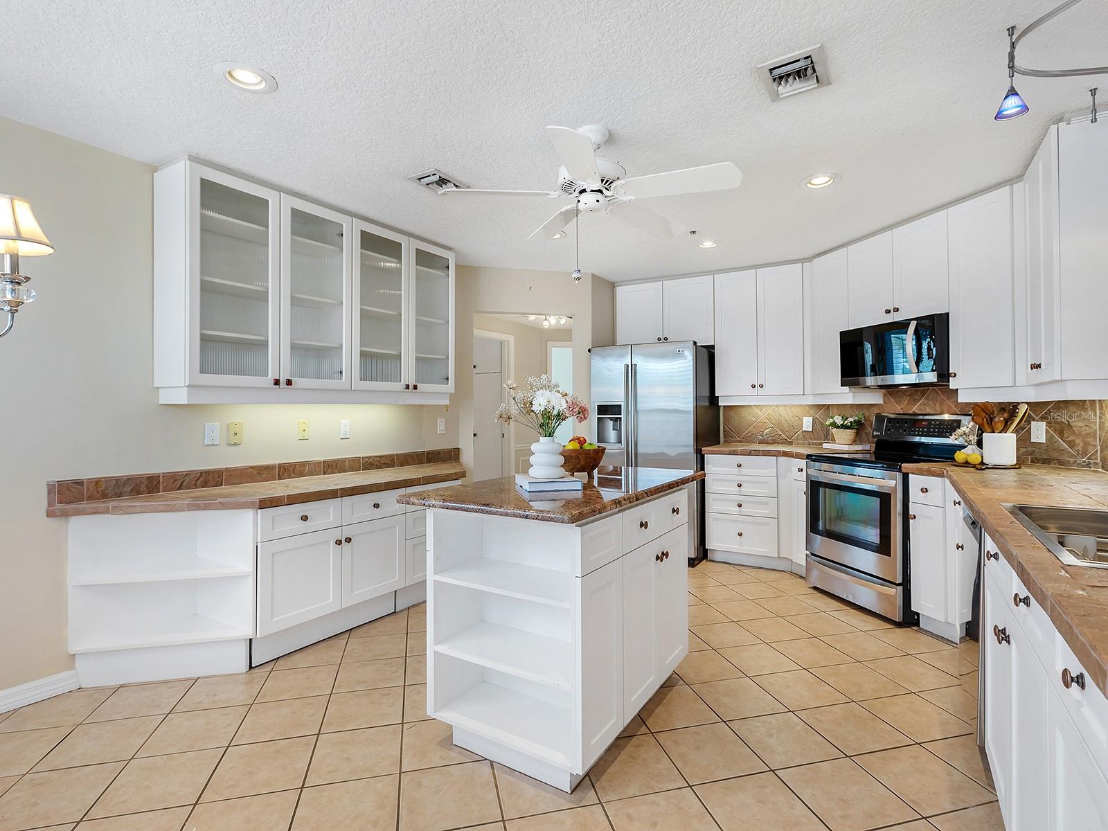 5420 EAGLES POINT CIR #106, SARASOTA, FL — photo 14