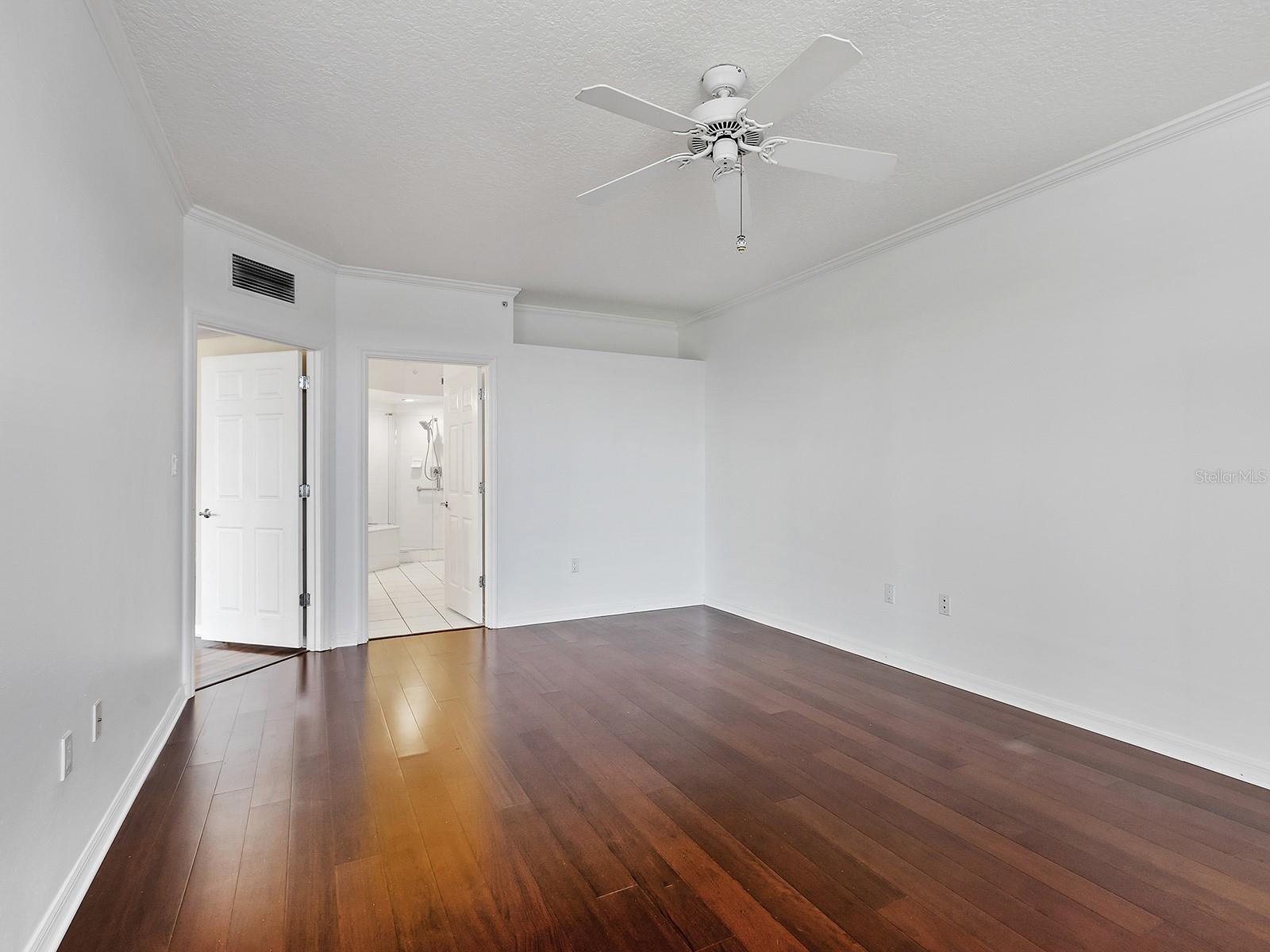 5420 EAGLES POINT CIR #106, SARASOTA, FL — photo 17