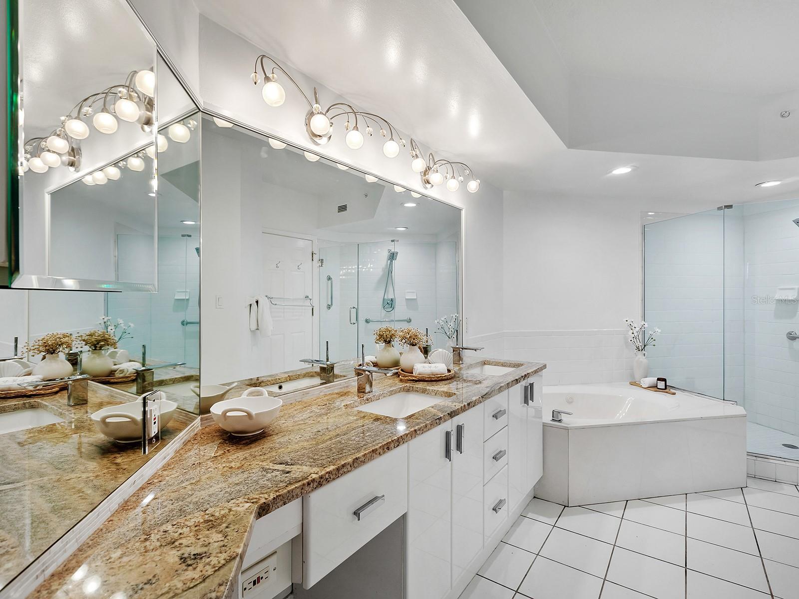 5420 EAGLES POINT CIR #106, SARASOTA, FL — photo 19