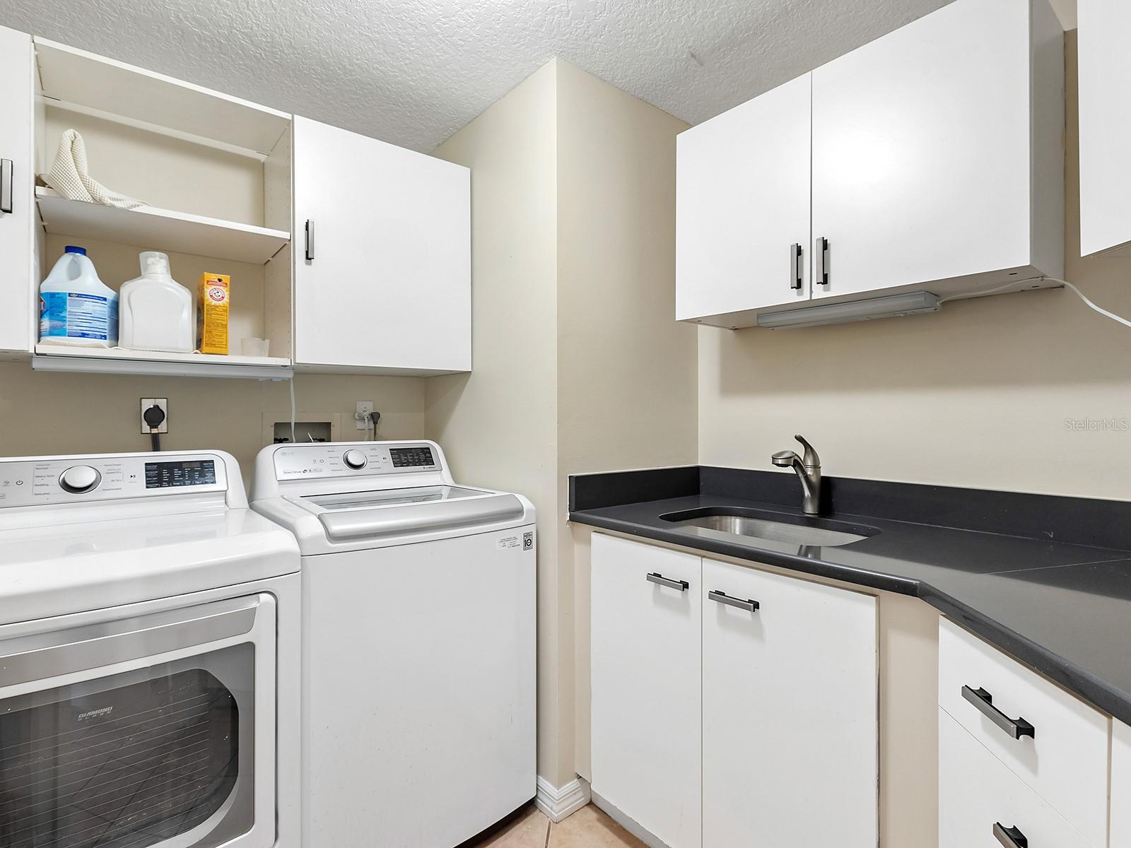 5420 EAGLES POINT CIR #106, SARASOTA, FL — photo 33