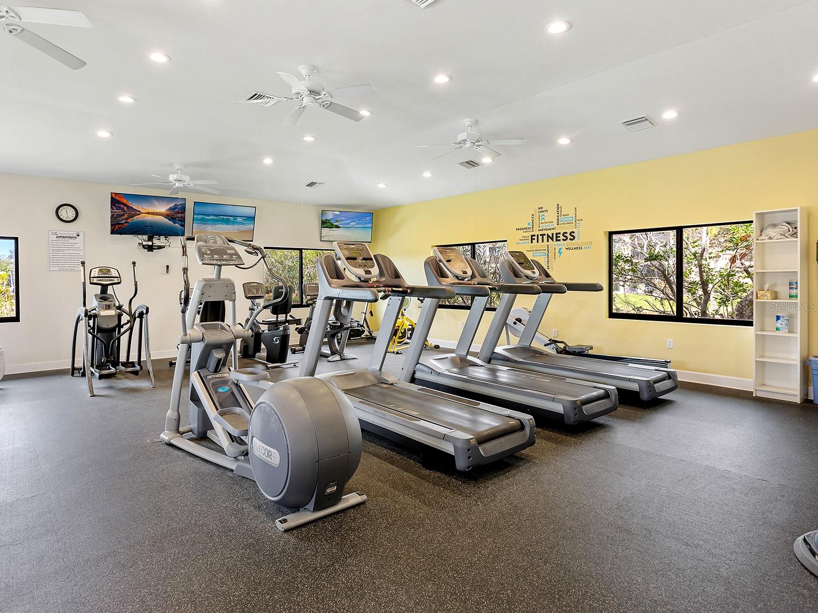 5420 EAGLES POINT CIR #106, SARASOTA, FL — photo 36