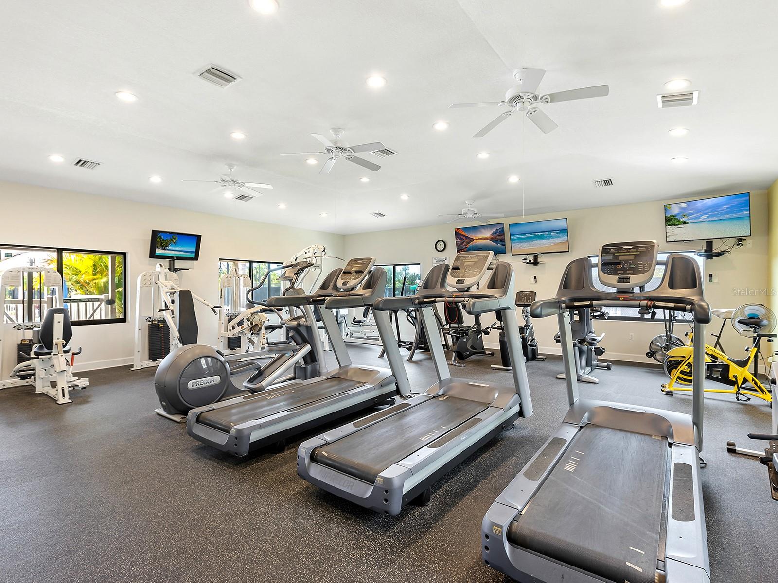 5420 EAGLES POINT CIR #106, SARASOTA, FL — photo 37