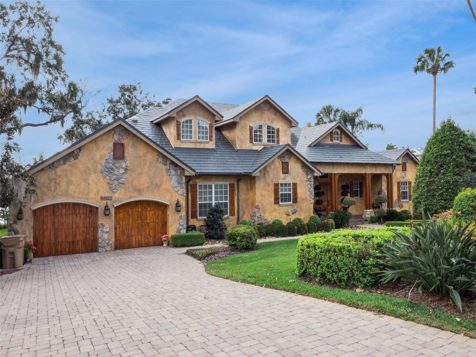 1490 LAKESHORE DR, MOUNT DORA, FL