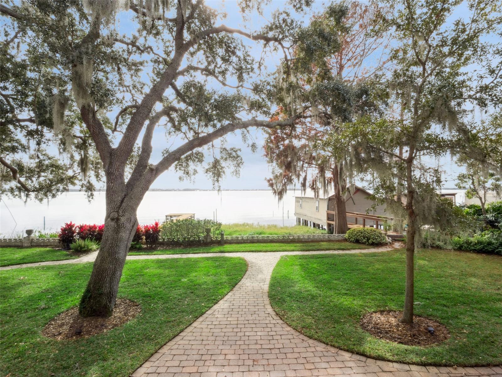 1490 LAKESHORE DR, MOUNT DORA, FL — photo 85