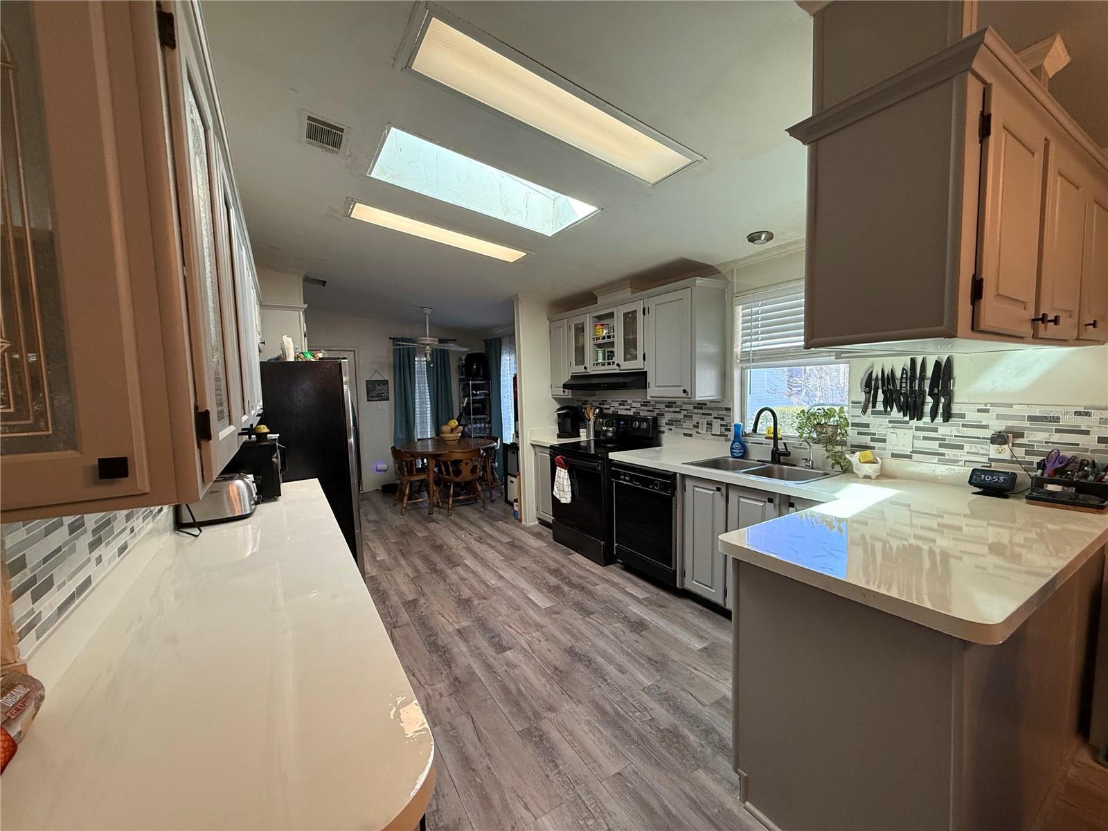 5255 OXFORD CT, WILDWOOD, FL — photo 4