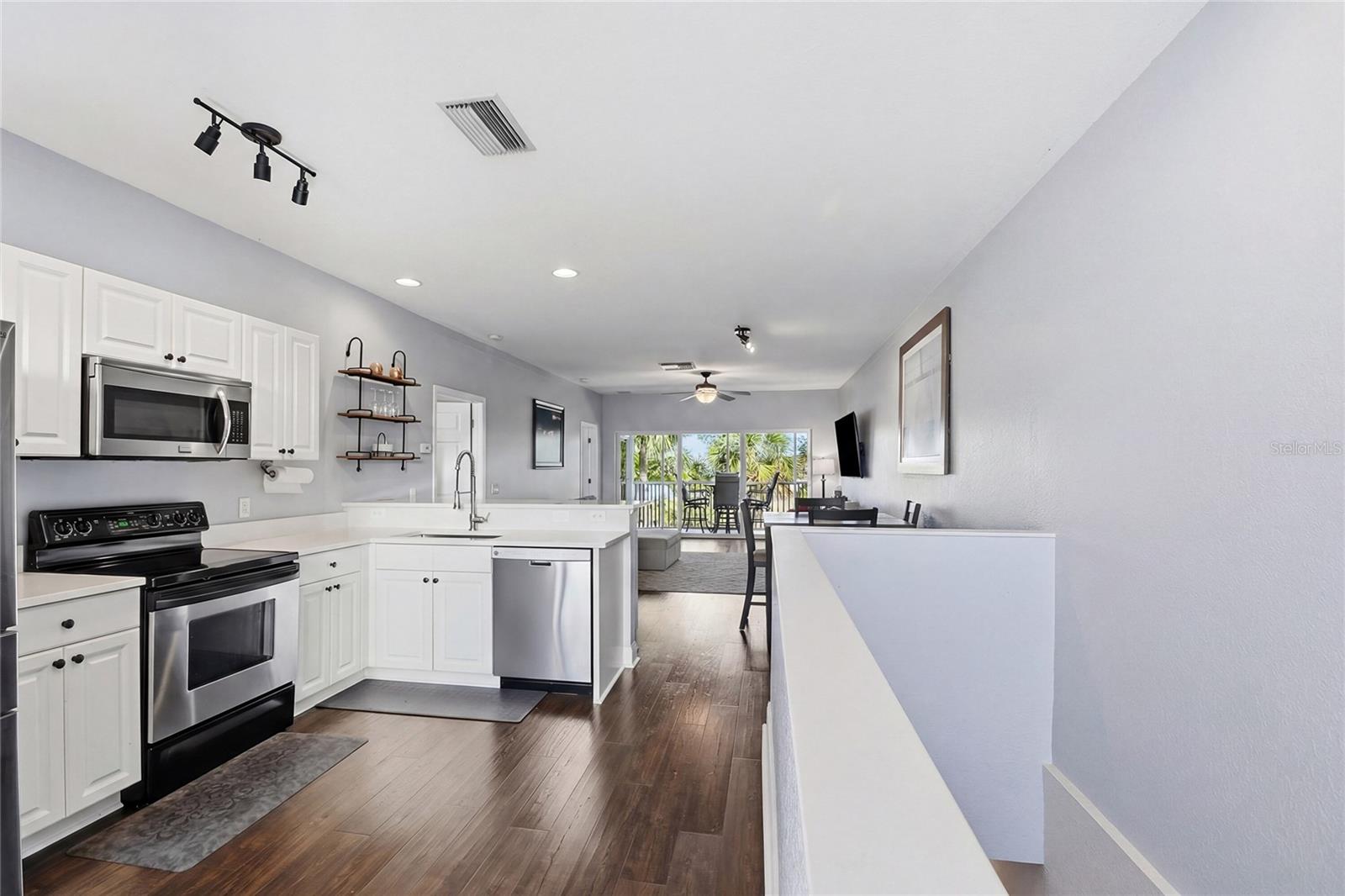 3921 CAPE HAZE DR #405, ROTONDA WEST, FL — photo 5