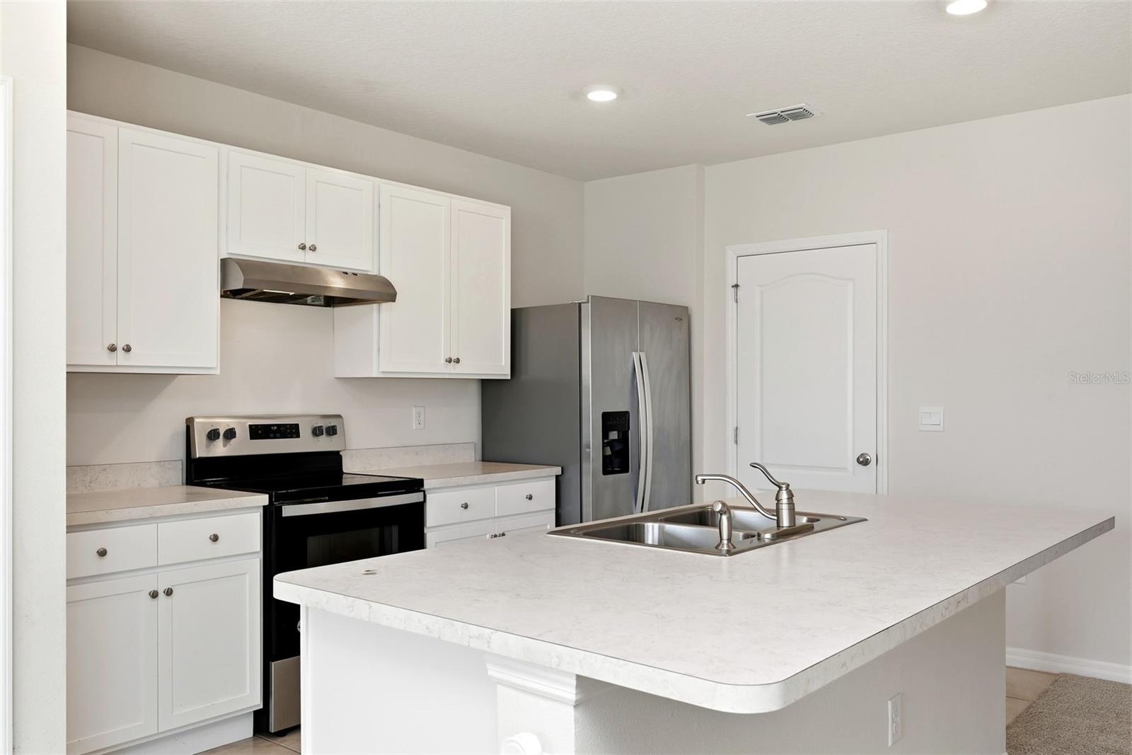 2725 DUMONT LN, TAVARES, FL — photo 35