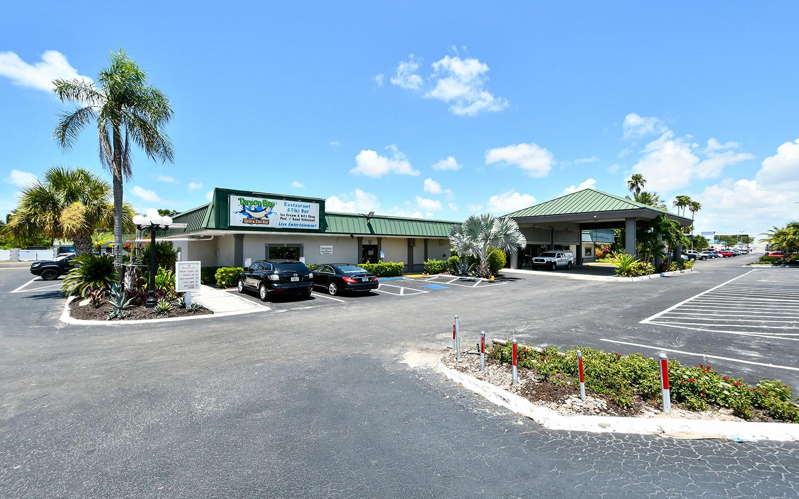 7150 N TAMIAMI TRL #S-614, SARASOTA, FL — photo 9