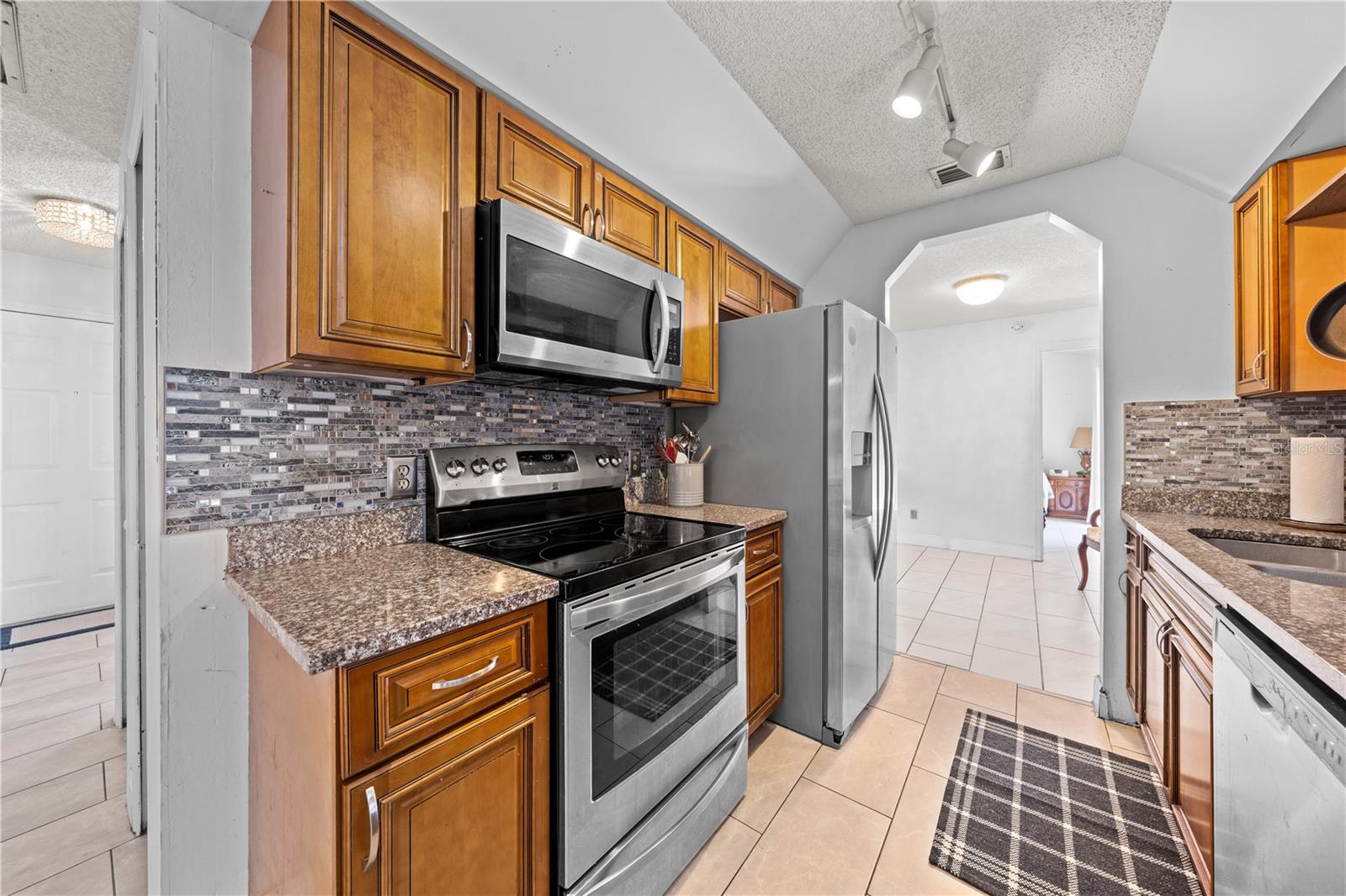 461 PROVIDENCE BLVD, DELTONA, FL — photo 29
