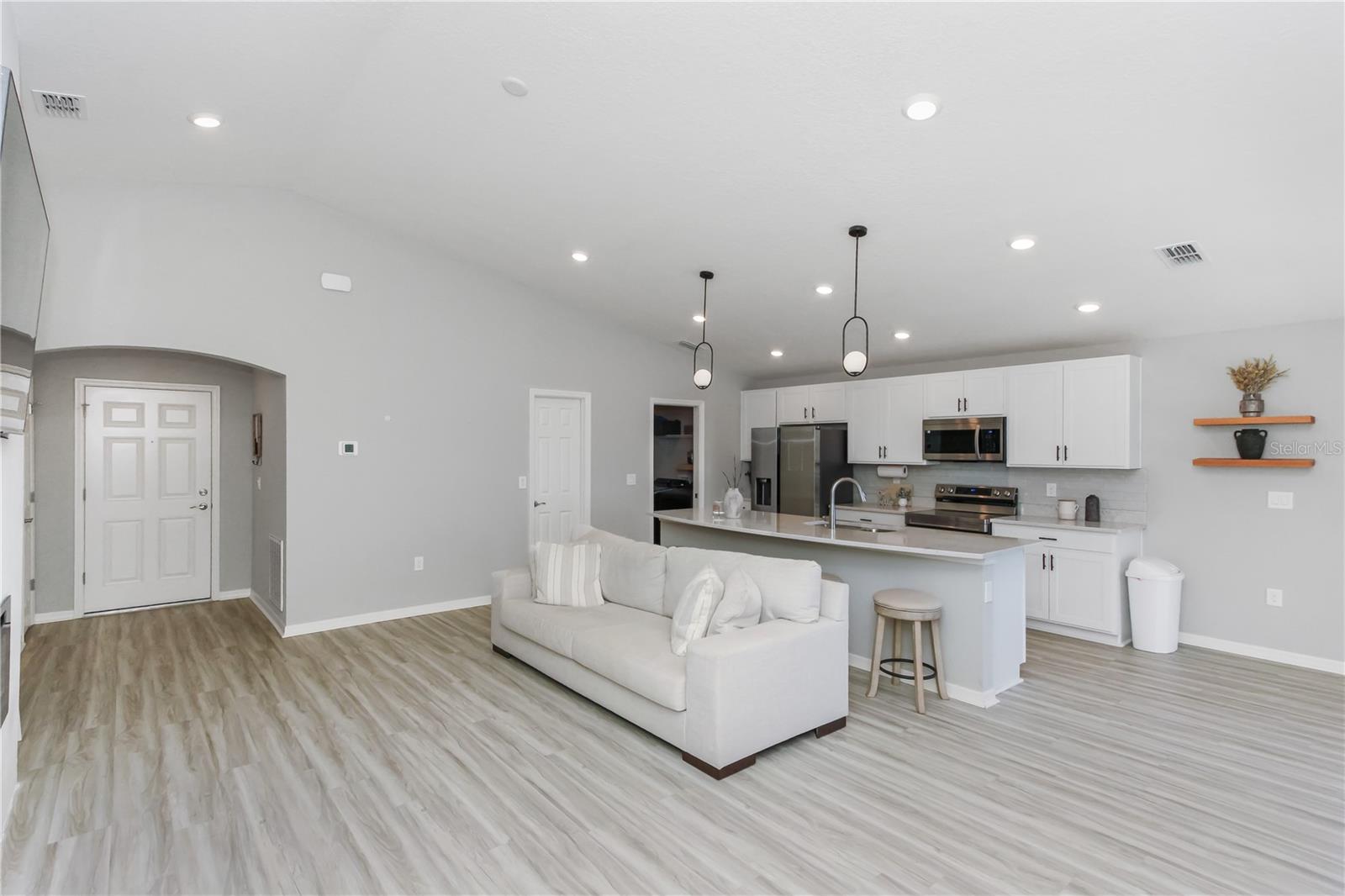 35598 BELLINGTON BLVD, ZEPHYRHILLS, FL — photo 17