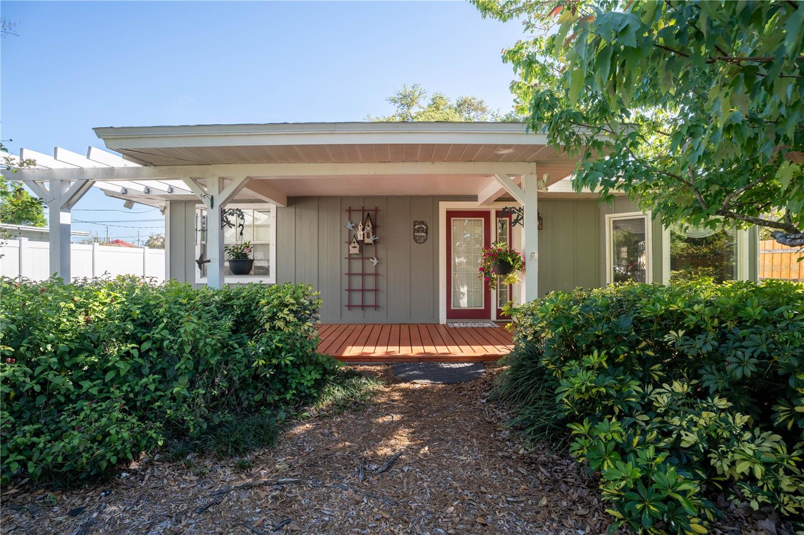 2567 CENTRAL AVE, CLEARWATER, FL