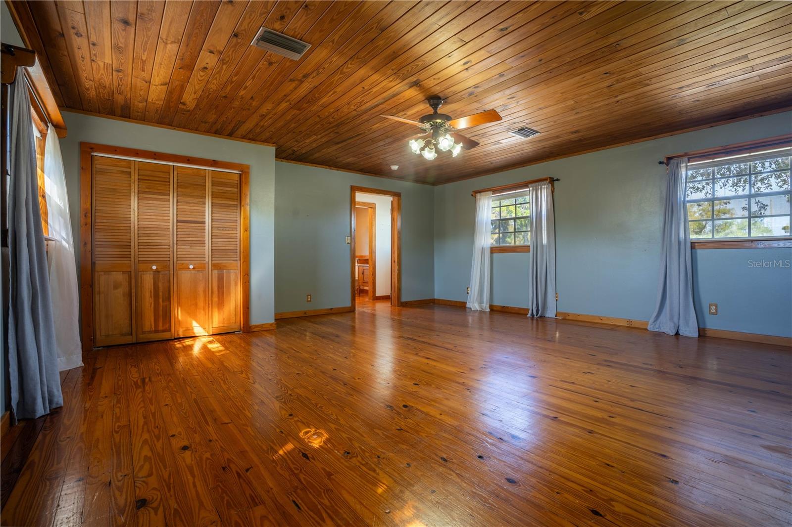 2567 CENTRAL AVE, CLEARWATER, FL — photo 27