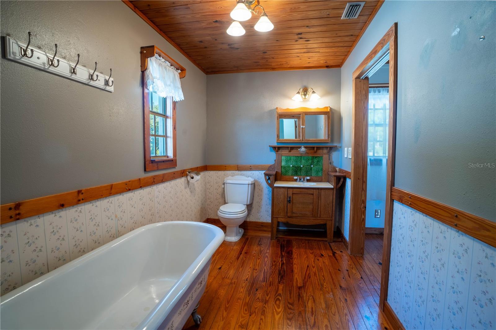 2567 CENTRAL AVE, CLEARWATER, FL — photo 28