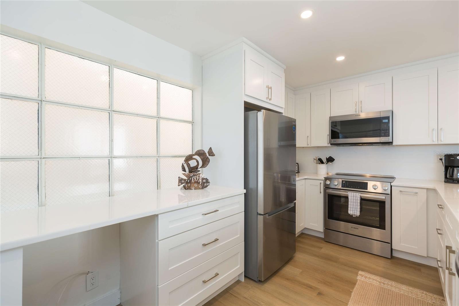 5633 PUERTA DEL SOL BLVD S #204, ST PETERSBURG, FL — photo 11