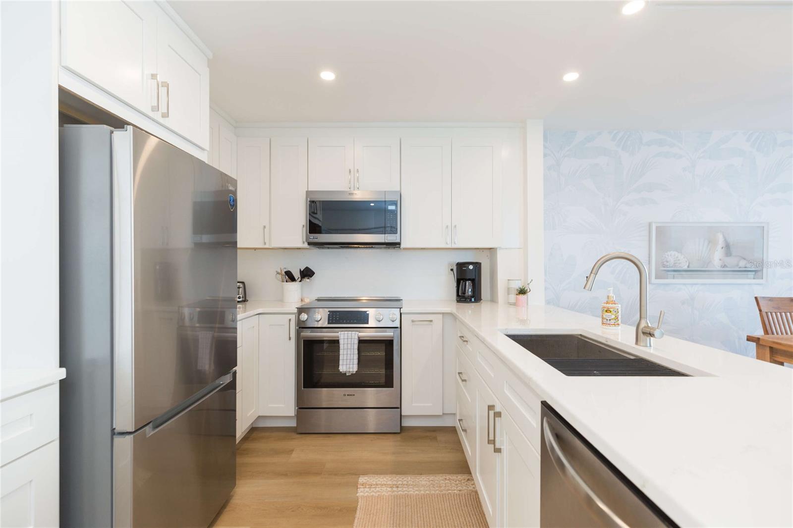 5633 PUERTA DEL SOL BLVD S #204, ST PETERSBURG, FL — photo 12