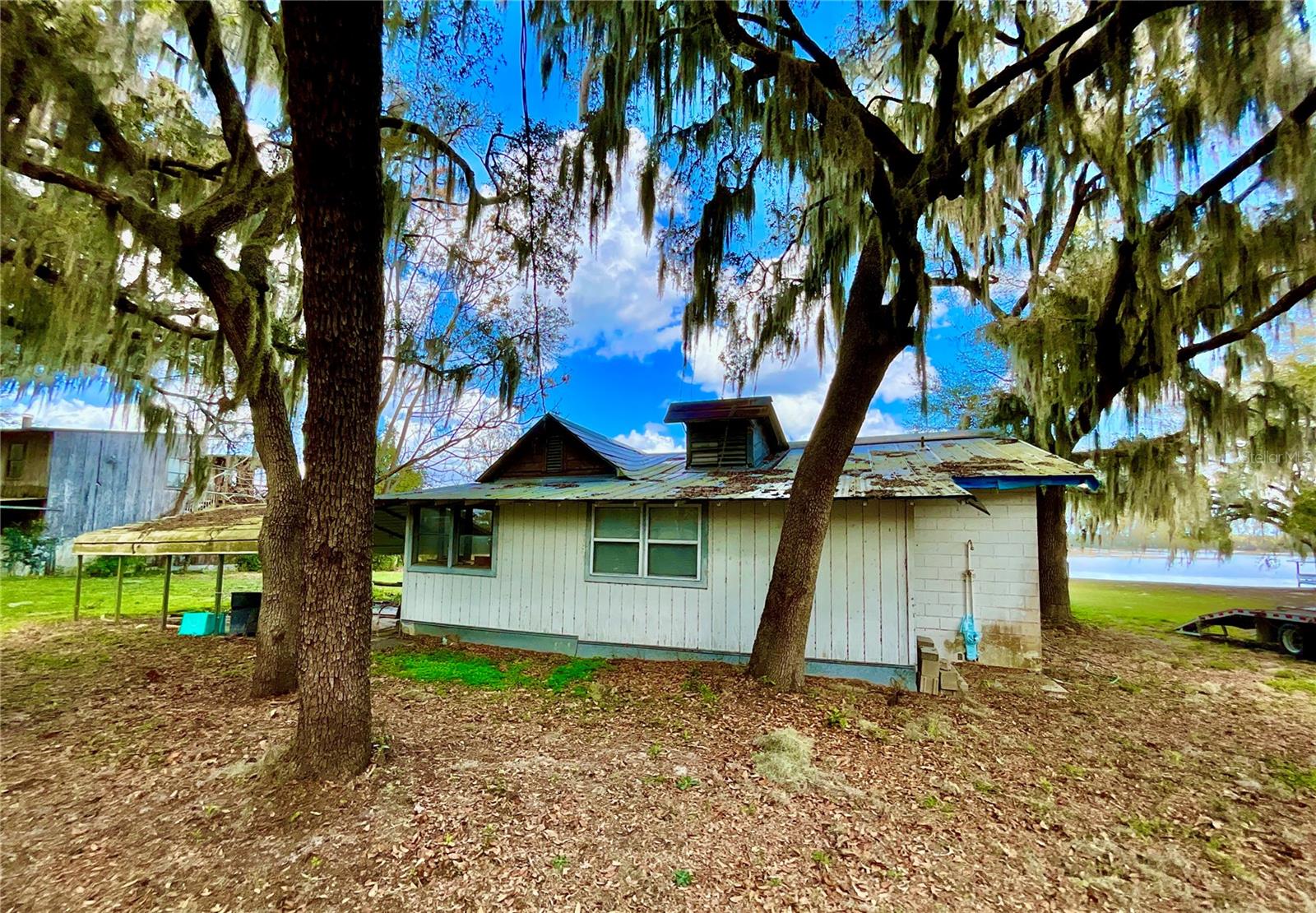 106 E SUNNYSIDE BEACH RD, HAWTHORNE, FL