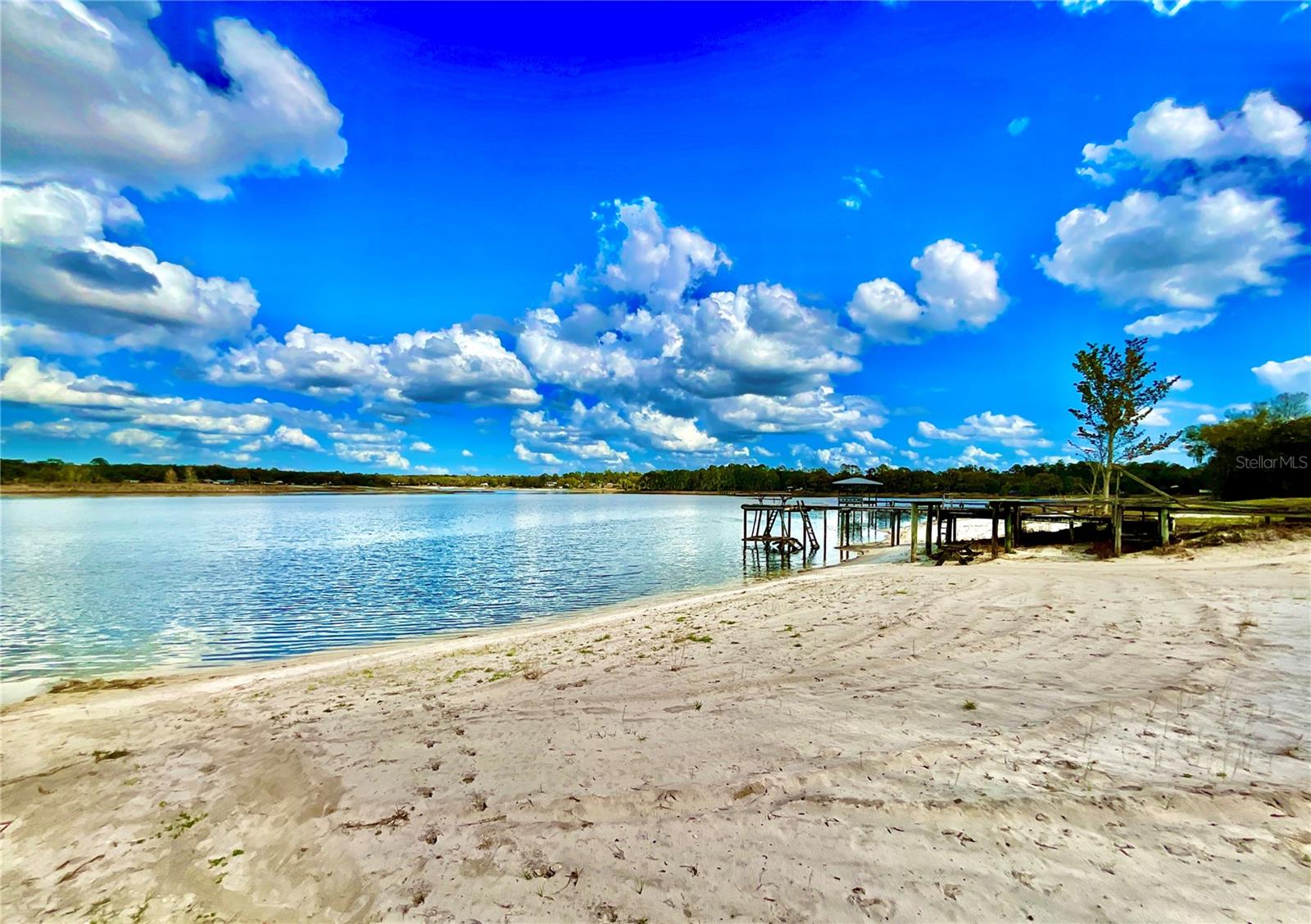 106 E SUNNYSIDE BEACH RD, HAWTHORNE, FL — photo 41