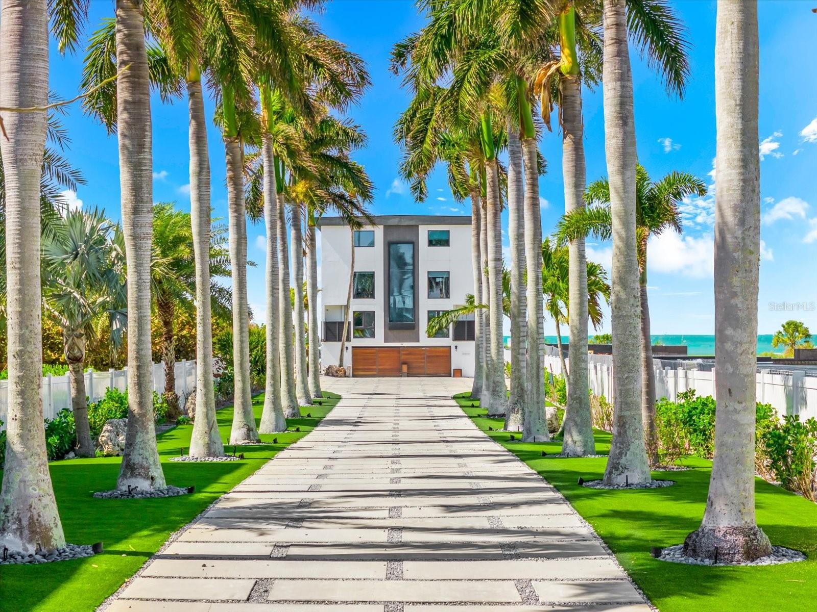 811 N SHORE DR, ANNA MARIA, FL