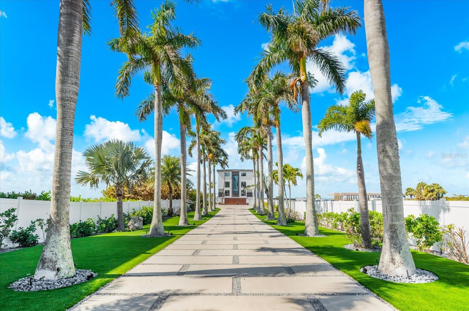 811 N SHORE DR, ANNA MARIA, FL — photo 4