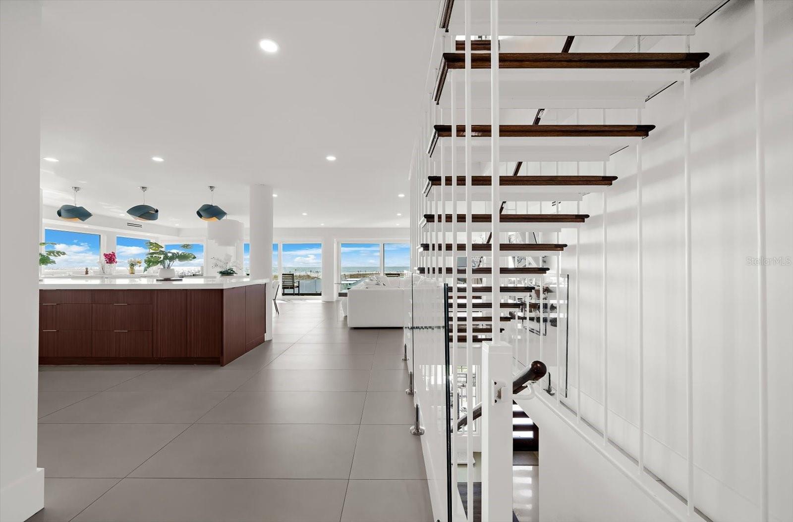 811 N SHORE DR, ANNA MARIA, FL — photo 18