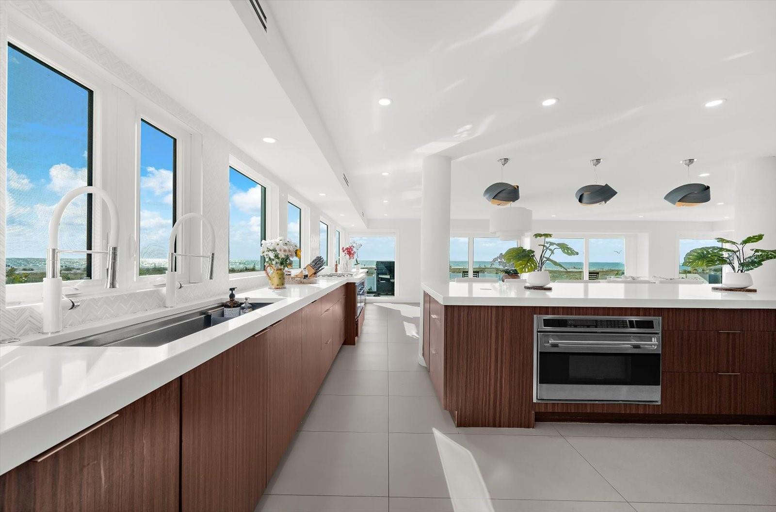 811 N SHORE DR, ANNA MARIA, FL — photo 39