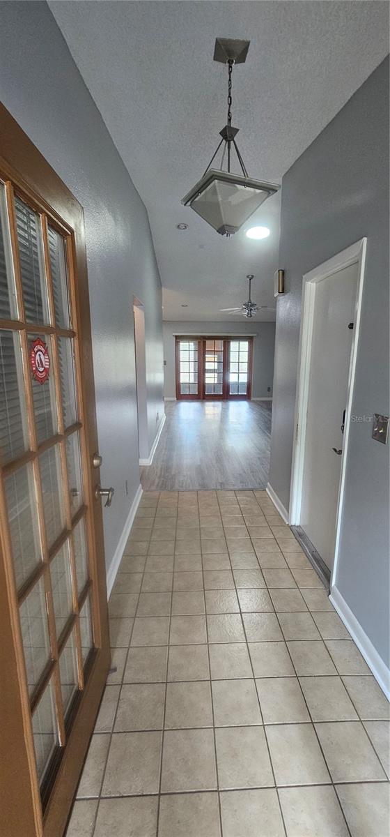 4075 SHORESIDE CIR, TAMPA, FL — photo 6