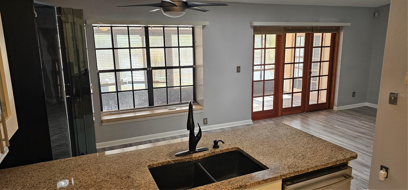 4075 SHORESIDE CIR, TAMPA, FL — photo 14