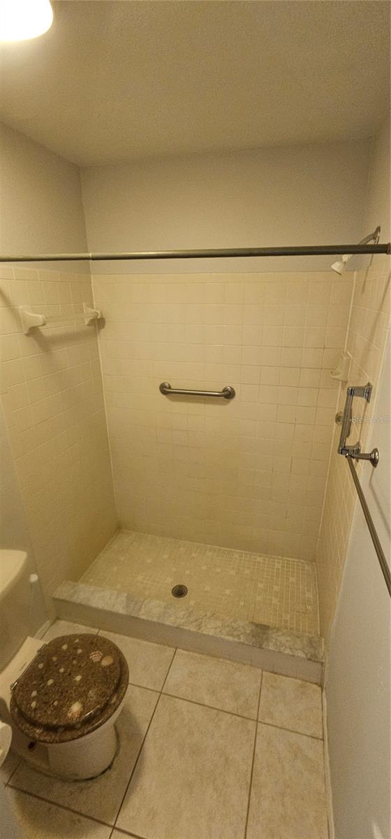 4075 SHORESIDE CIR, TAMPA, FL — photo 21