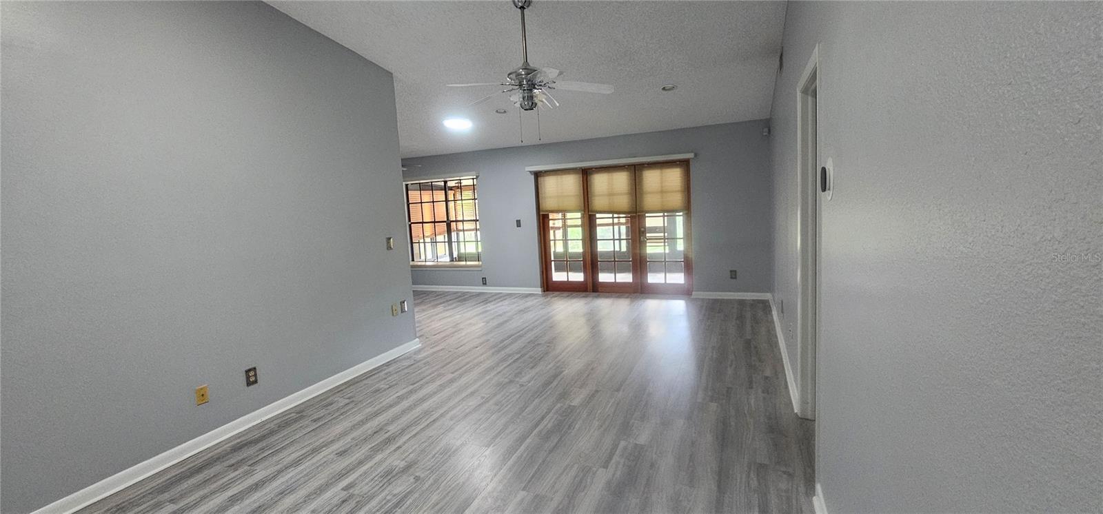 4075 SHORESIDE CIR, TAMPA, FL — photo 7