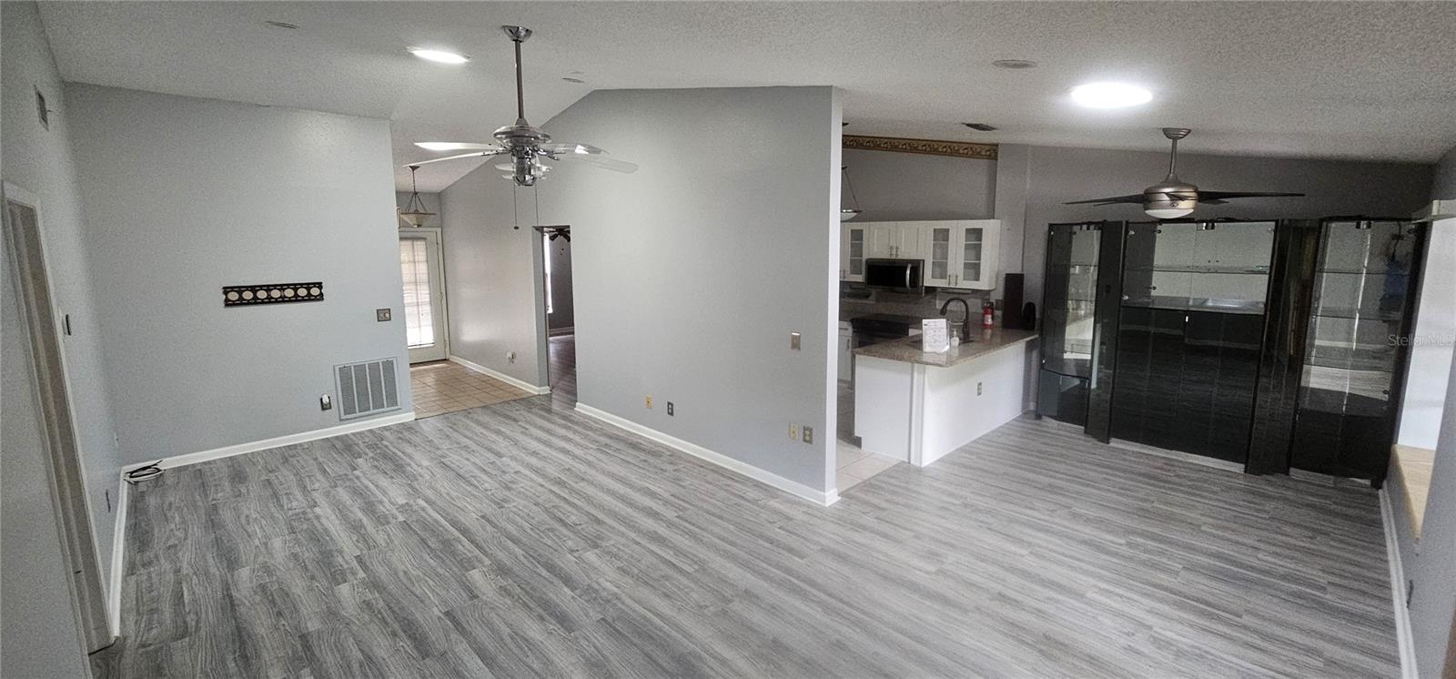 4075 SHORESIDE CIR, TAMPA, FL — photo 12