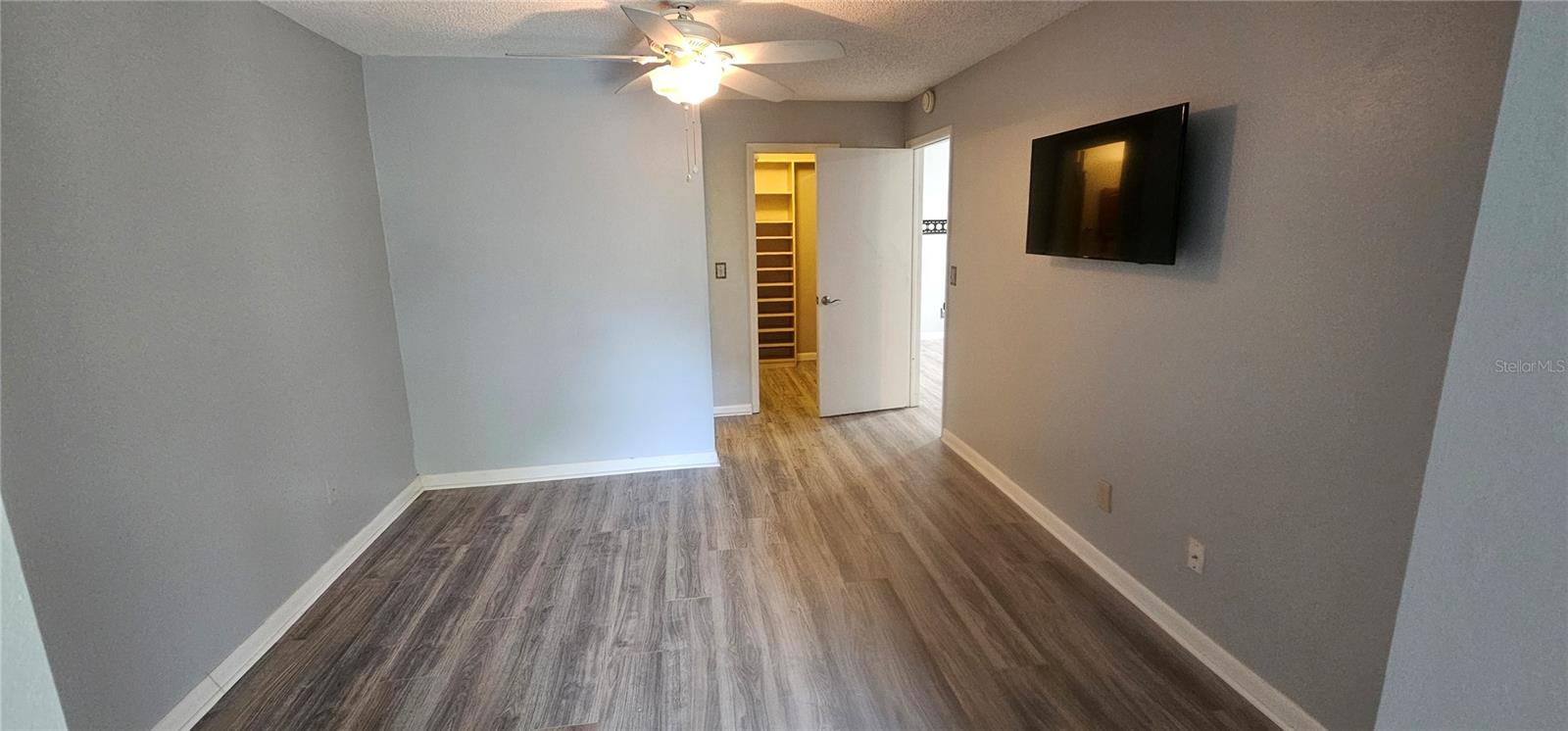 4075 SHORESIDE CIR, TAMPA, FL — photo 15
