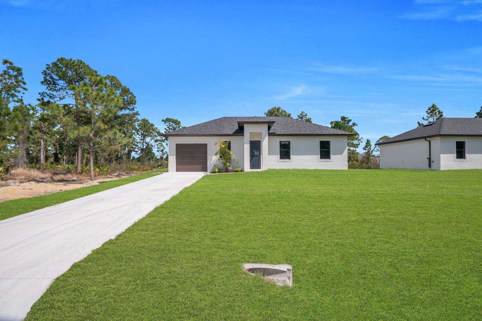635 SUMMIT AVE S, LEHIGH ACRES, FL