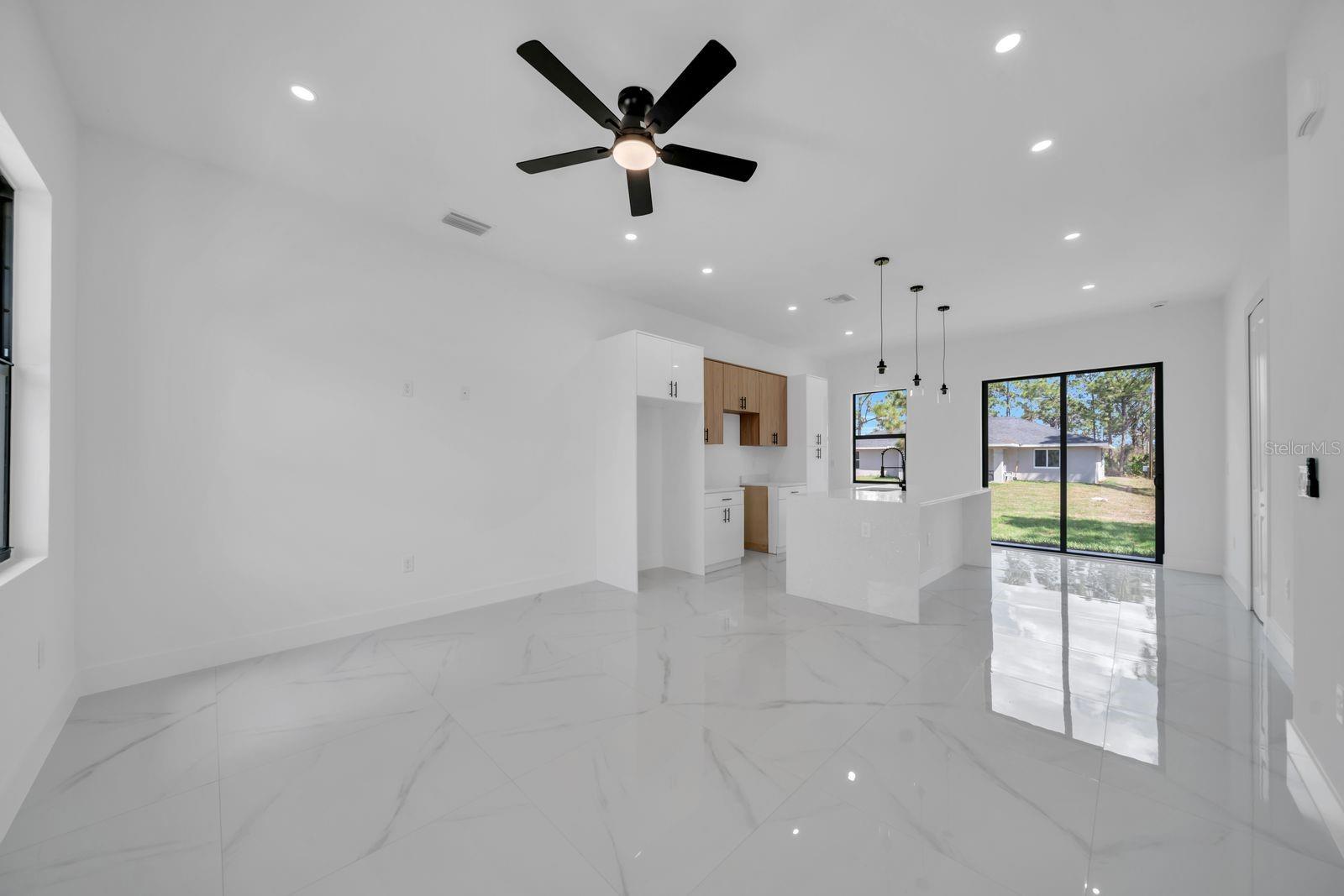 635 SUMMIT AVE S, LEHIGH ACRES, FL — photo 4