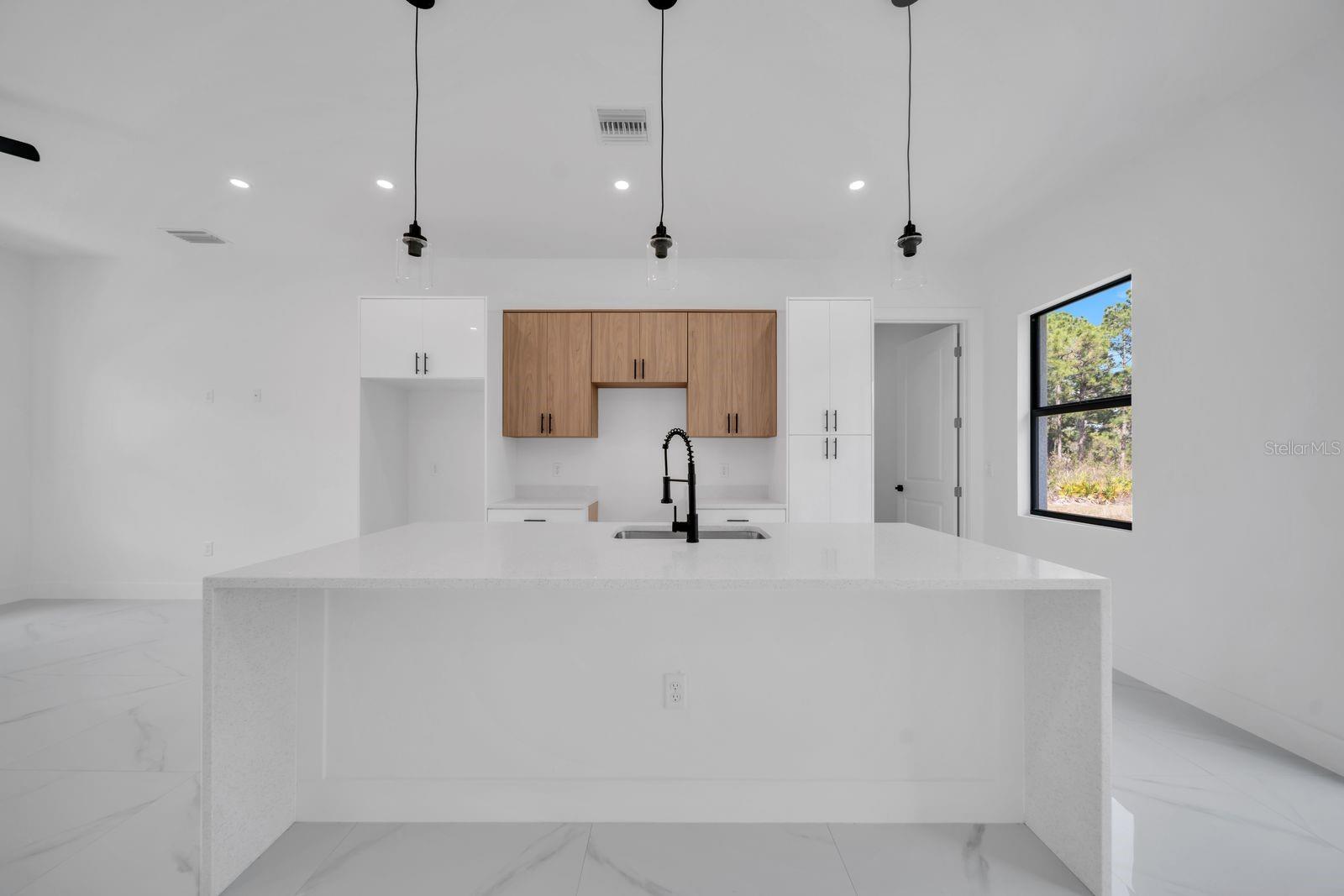 635 SUMMIT AVE S, LEHIGH ACRES, FL — photo 6