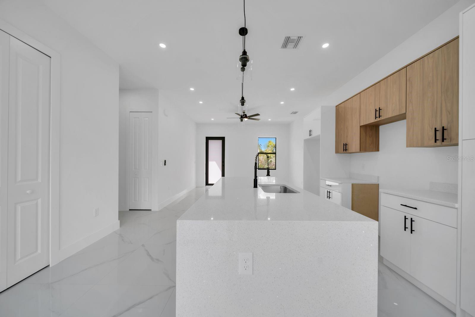 635 SUMMIT AVE S, LEHIGH ACRES, FL — photo 12